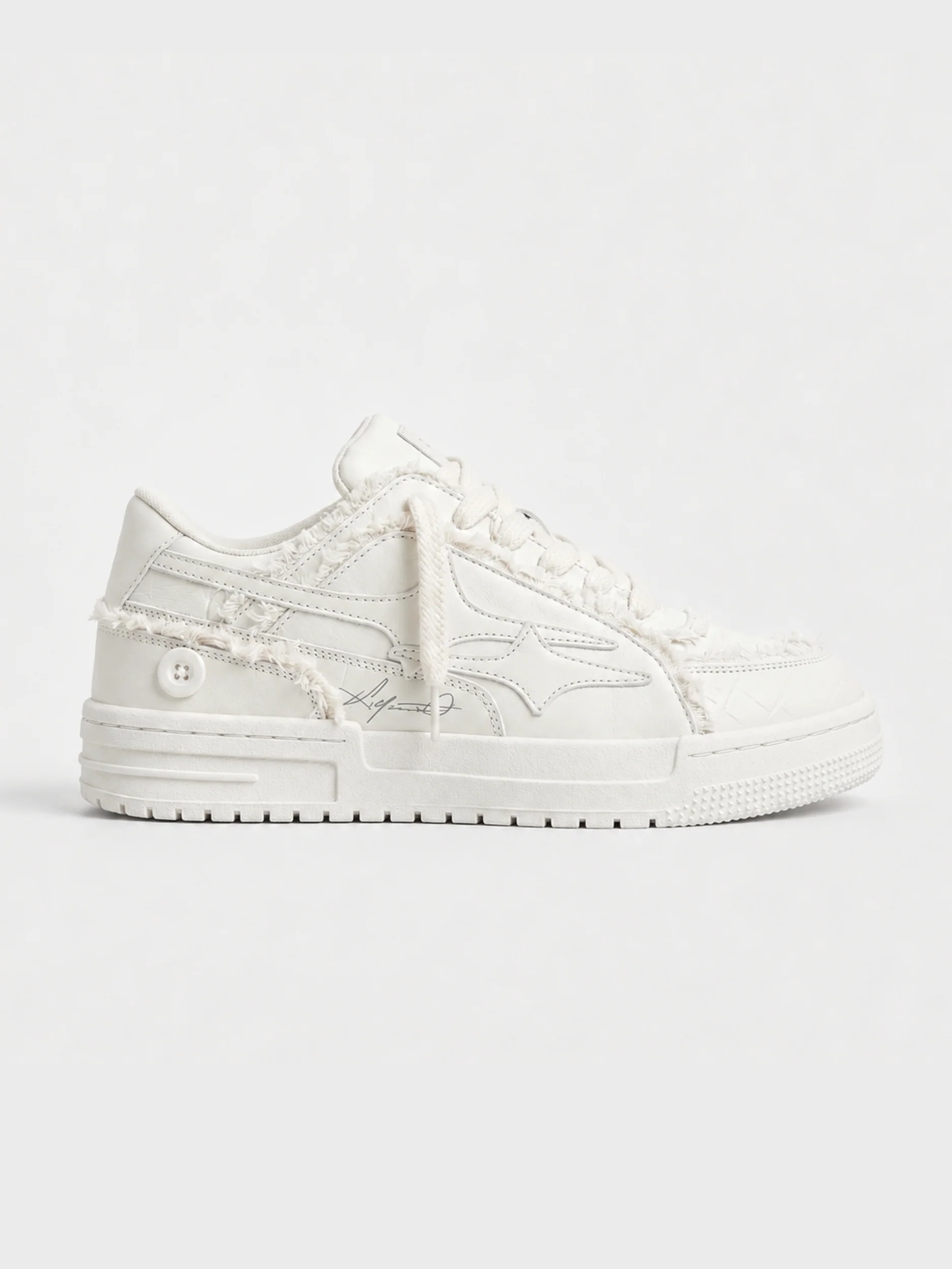 DCRB Broken Creme Sneakers
