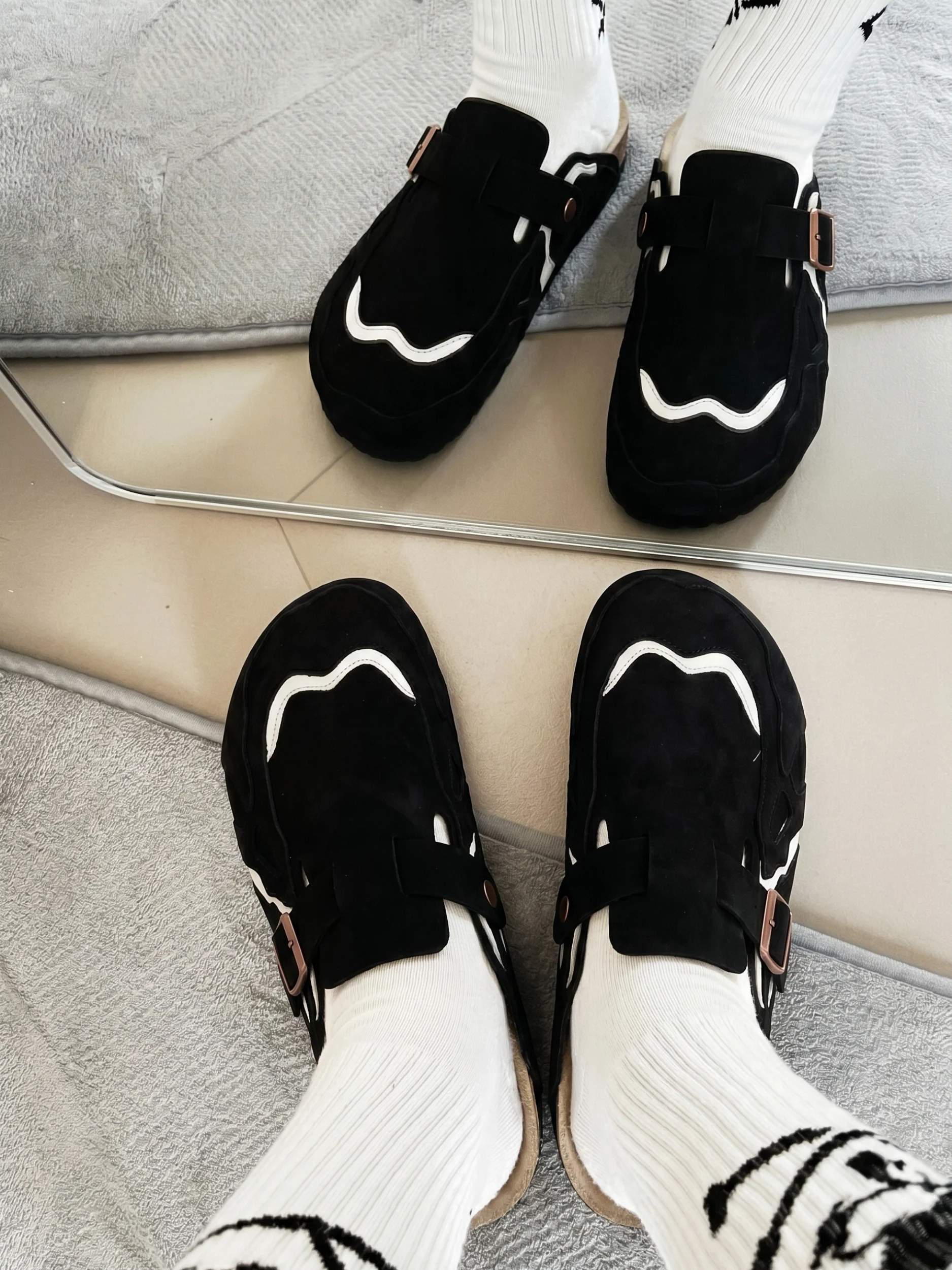 DCRB Wavey Clogs - Image 24