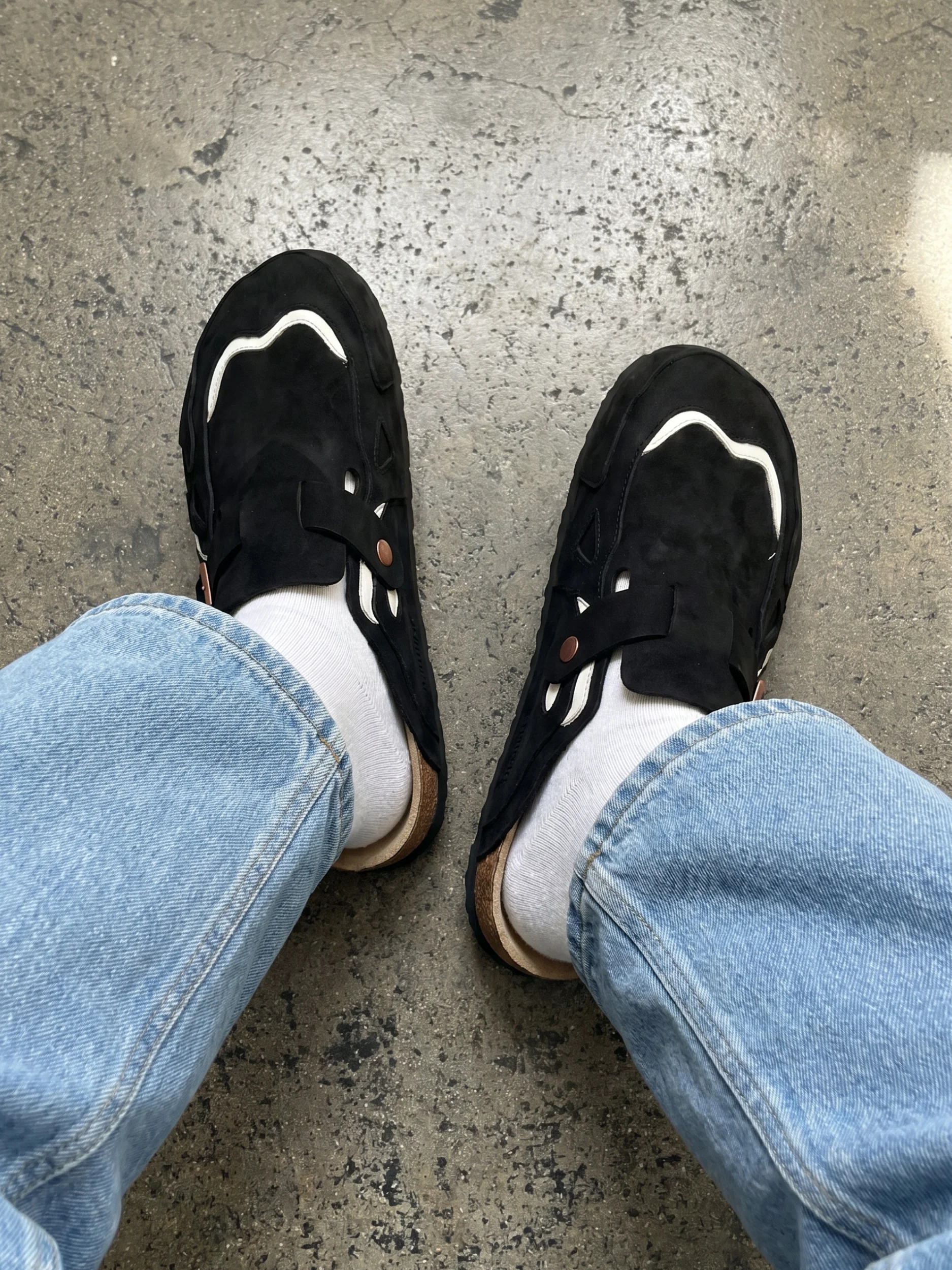 DCRB Wavey Clogs - Black - Image 9