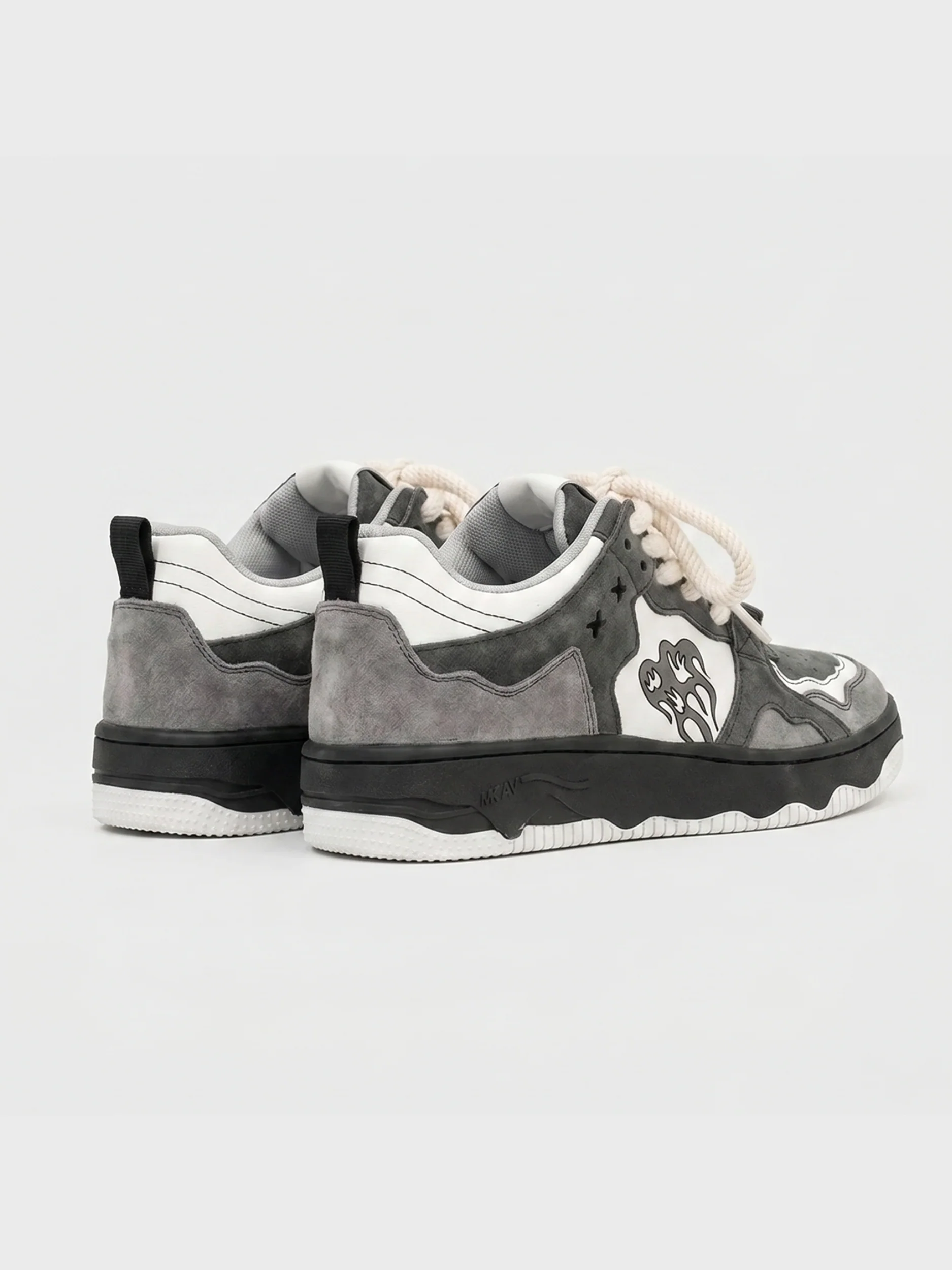 Retro Heart Sneaker - Image 3